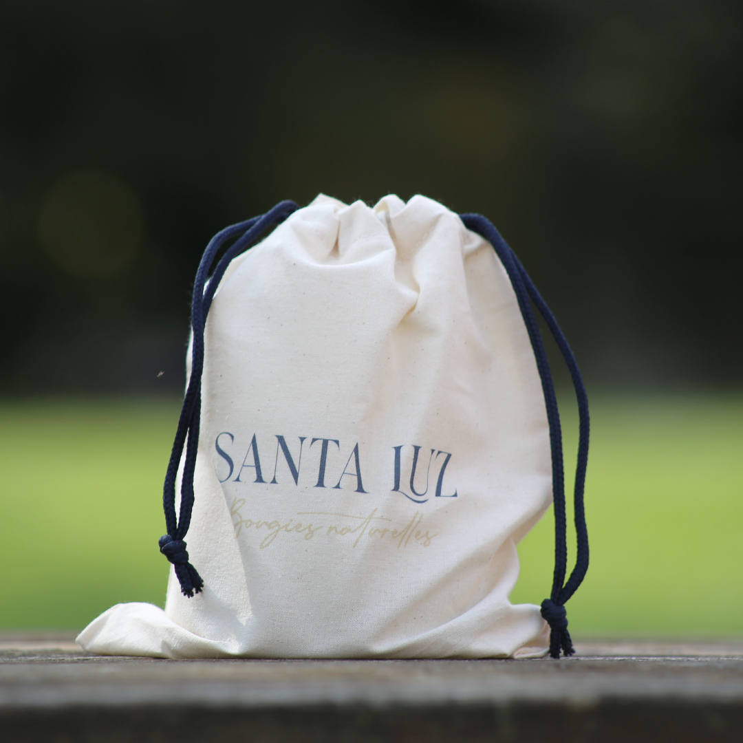 Bougie artisanale dans sac en coton bio